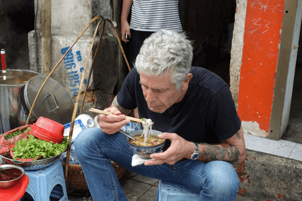 Photo-Bourdain-Street-Food-Hanoi